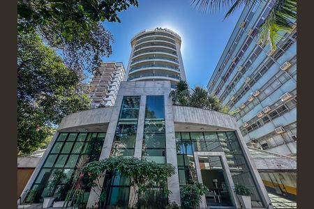 Apartamento para alugar com 95m², 2 quartos e 1 vaga Apartamento para alugar com 95m², 2 quartos e 1 vagaFachada