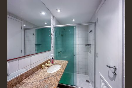 Apartamento para alugar com 95m², 2 quartos e 1 vaga Apartamento para alugar com 95m², 2 quartos e 1 vagaBanheiro da Suíte