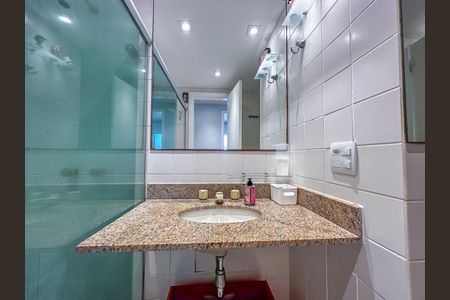 Apartamento para alugar com 95m², 2 quartos e 1 vaga Apartamento para alugar com 95m², 2 quartos e 1 vagaBanheiro social