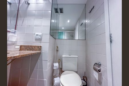 Apartamento para alugar com 95m², 2 quartos e 1 vaga Apartamento para alugar com 95m², 2 quartos e 1 vagaBanheiro social