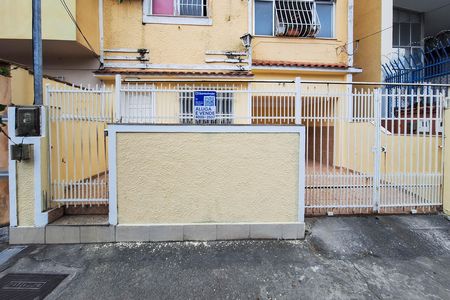 Casa à venda com 100m², 3 quartos e 1 vaga Casa à venda com 100m², 3 quartos e 1 vagaFachada