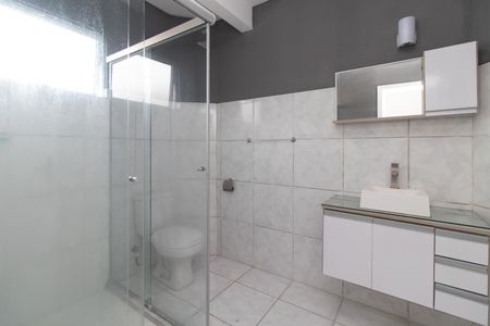 Banheiro de casa para alugar com 2 quartos, 110m² em Ipanema, Porto Alegre