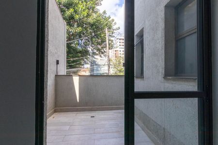 Apartamento à venda com 128m², 3 quartos e 2 vagas Apartamento à venda com 128m², 3 quartos e 2 vagasVaranda do Quarto 3