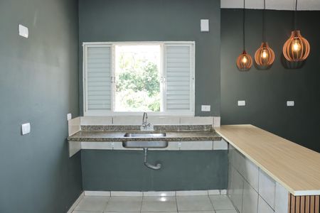 Sala/Cozinha de casa para alugar com 2 quartos, 70m² em Jardim São Marcos, Embu das Artes