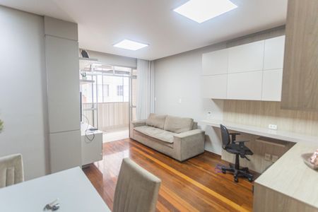 Sala de apartamento à venda com 2 quartos, 70m² em Cachoeirinha, Belo Horizonte