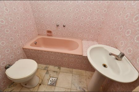 Apartamento para alugar com 100m², 3 quartos e 1 vaga Apartamento para alugar com 100m², 3 quartos e 1 vagaBanheiro social