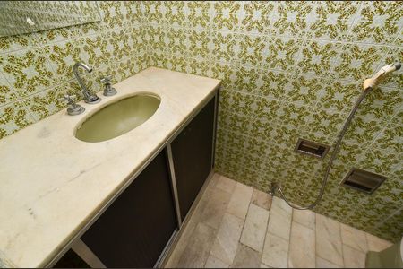 Apartamento para alugar com 100m², 3 quartos e 1 vaga Apartamento para alugar com 100m², 3 quartos e 1 vagaBanheiro da suite