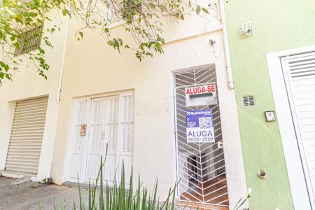 Casa para alugar com 99m², 3 quartos e 1 vaga Casa para alugar com 99m², 3 quartos e 1 vagaFachada