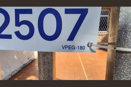 Casa para alugar com 65m², 1 quarto e sem vagaPlaquinha 