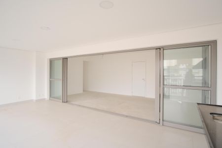 Apartamento à venda com 144m², 3 quartos e 2 vagasVaranda