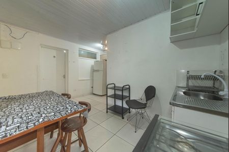 Sala - Cozinha Integrada de casa para alugar com 1 quarto, 34m² em Cidade Monções, São Paulo