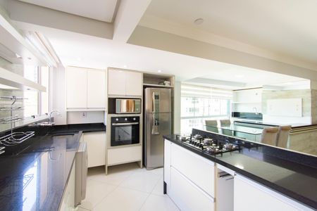 Apartamento para alugar com 194m², 3 quartos e 2 vagasCozinha