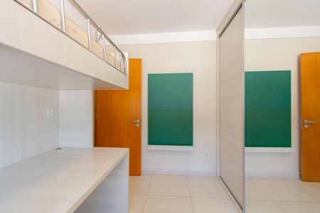 Apartamento para alugar com 194m², 3 quartos e 2 vagasQuarto 2