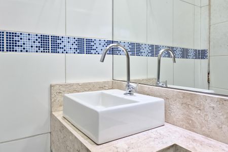 Apartamento para alugar com 46m², 2 quartos e 1 vaga Apartamento para alugar com 46m², 2 quartos e 1 vagaBanheiro