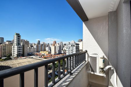Varanda de kitnet/studio para alugar com 1 quarto, 25m² em Pinheiros, São Paulo