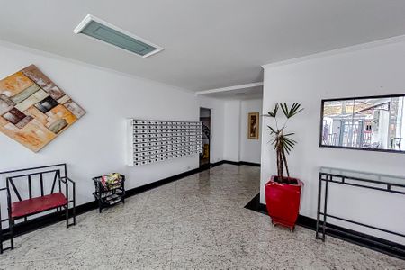 Apartamento para alugar com 67m², 2 quartos e 1 vagaHall social