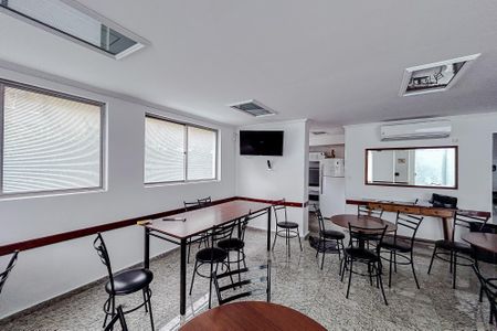 Apartamento para alugar com 67m², 2 quartos e 1 vagaÁrea comum - Salão de festas