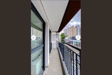 Studio à venda com 33m², 1 quarto e sem vaga Studio à venda com 33m², 1 quarto e sem vagaVaranda