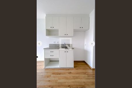 Studio à venda com 33m², 1 quarto e sem vaga Studio à venda com 33m², 1 quarto e sem vagaCozinha