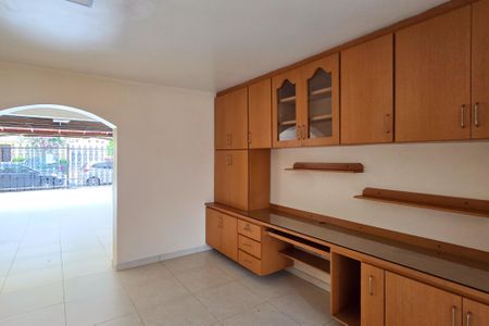 Casa à venda com 232m², 3 quartos e 3 vagas Casa à venda com 232m², 3 quartos e 3 vagasQuarto de Serviço