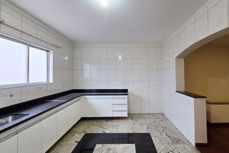 Casa à venda com 232m², 3 quartos e 3 vagas Casa à venda com 232m², 3 quartos e 3 vagasCozinha