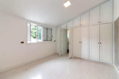 Casa à venda com 380m², 3 quartos e 4 vagasSuíte 2