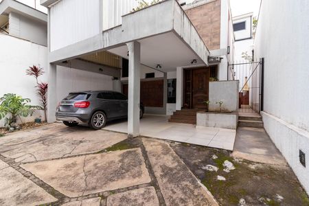 Casa à venda com 380m², 3 quartos e 4 vagasGaragem