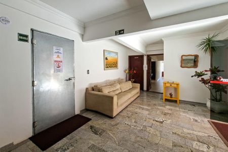 Apartamento para alugar com 73m², 2 quartos e 1 vaga Apartamento para alugar com 73m², 2 quartos e 1 vagaHall de entrada