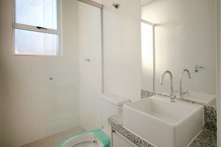 Banheiro da Suíte de apartamento à venda com 2 quartos, 54m² em Ana Lúcia, Belo Horizonte