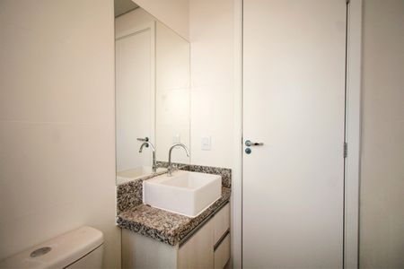 Banheiro da Suíte de apartamento à venda com 2 quartos, 54m² em Ana Lúcia, Belo Horizonte