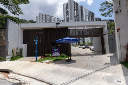 Apartamento à venda com 41m², 2 quartos e 1 vaga Apartamento à venda com 41m², 2 quartos e 1 vagaFachada