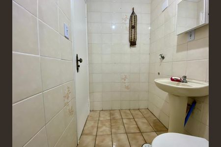 Banheiro Social de kitnet/studio para alugar com 1 quarto, 42m² em Canto do Forte, Praia Grande