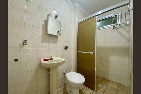 Banheiro Social de kitnet/studio para alugar com 1 quarto, 42m² em Canto do Forte, Praia Grande