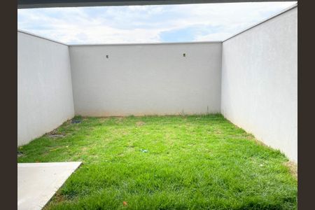 Casa à venda com 160m², 3 quartos e 1 vagaÁrea externa fundos