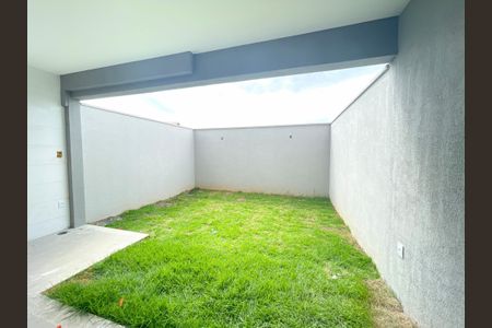 Casa à venda com 160m², 3 quartos e 1 vagaÁrea externa fundos