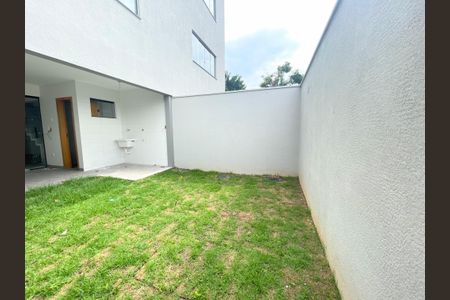Casa à venda com 160m², 3 quartos e 1 vagaÁrea externa fundos
