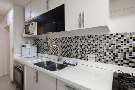 Apartamento à venda com 126m², 3 quartos e 2 vagasCozinha - Armários