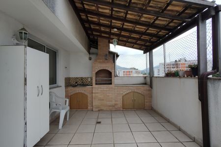 Apartamento à venda com 126m², 3 quartos e 2 vagasChurrasqueira