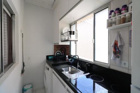 Apartamento à venda com 73m², 2 quartos e 1 vagaCozinha e Área de Serviço