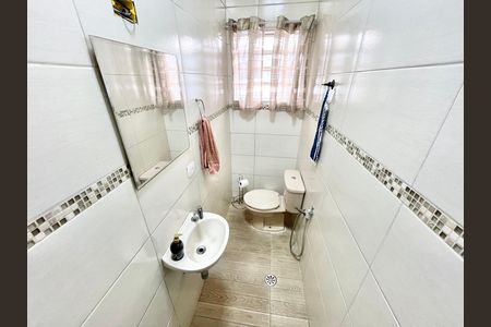Casa para alugar com 180m², 3 quartos e 4 vagas Casa para alugar com 180m², 3 quartos e 4 vagasLavabo