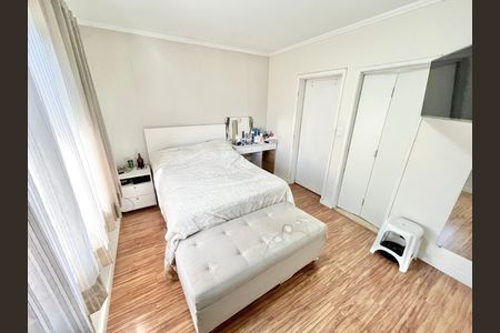 Casa para alugar com 180m², 3 quartos e 4 vagas Casa para alugar com 180m², 3 quartos e 4 vagasQuarto 1 - Suíte