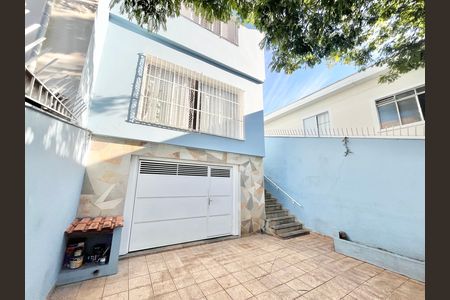 Casa para alugar com 180m², 3 quartos e 4 vagas Casa para alugar com 180m², 3 quartos e 4 vagasGaragem