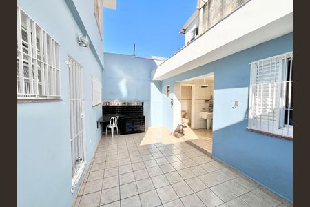 Casa para alugar com 180m², 3 quartos e 4 vagas Casa para alugar com 180m², 3 quartos e 4 vagasQuintal
