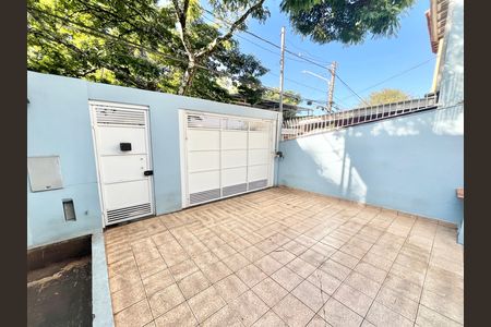 Casa para alugar com 180m², 3 quartos e 4 vagas Casa para alugar com 180m², 3 quartos e 4 vagasGaragem