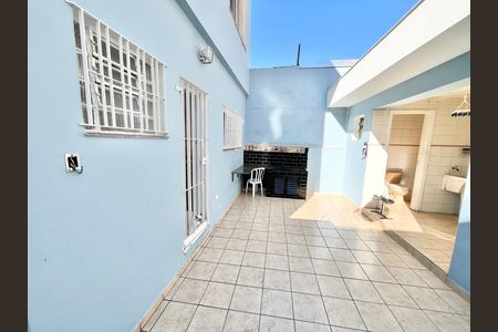 Casa para alugar com 180m², 3 quartos e 4 vagas Casa para alugar com 180m², 3 quartos e 4 vagasQuintal
