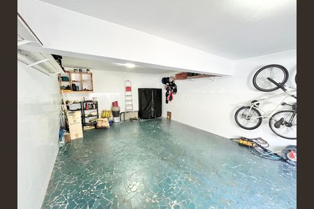 Casa para alugar com 180m², 3 quartos e 4 vagas Casa para alugar com 180m², 3 quartos e 4 vagasGaragem