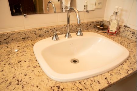 Casa à venda com 163m², 3 quartos e 2 vagasBanheiro da Suíte 1