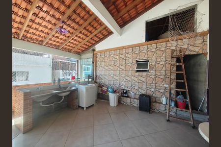 Área de Serviço de casa para alugar com 4 quartos, 160m² em Vila Irmaos Arnoni, São Paulo