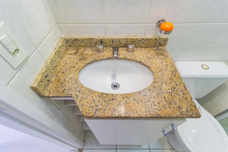 Apartamento para alugar com 47m², 2 quartos e 1 vagaDetalhe - Banheiro