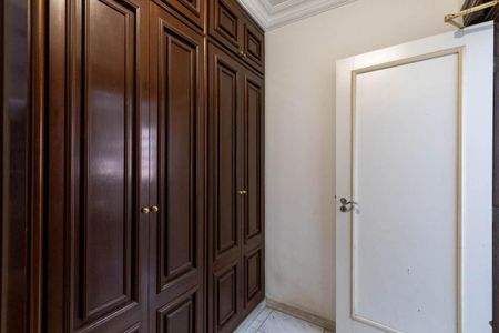 Apartamento para alugar com 280m², 2 quartos e 1 vaga Apartamento para alugar com 280m², 2 quartos e 1 vagaCloset da suíte 2